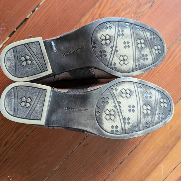 Super comfortable leather Naturalizer pump - Picture 3 of 3